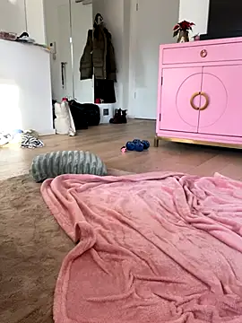 Snapshot of Mia-Minou chatting on November 2025 12:51:01 PM Mia-Minou online show from November 2025 12:51:01 PM