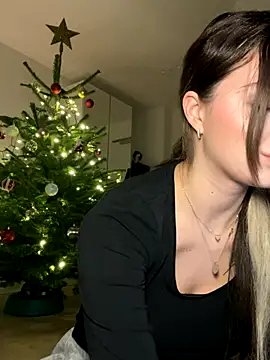 Snapshot of Mia-Minou chatting on November 2025 03:15:02 PM Mia-Minou online show from November 2025 03:15:02 PM