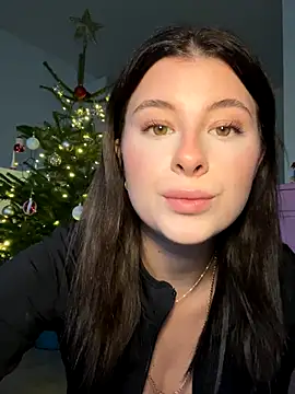 Snapshot of Mia-Minou chatting on December 2025 02:04:02 PM Mia-Minou online show from December 2025 02:04:02 PM