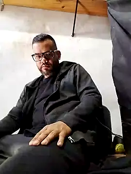 Snapshot of Daos69 chatting on December 2025 01:51:01 PM Daos69 online show from December 2025 01:51:01 PM