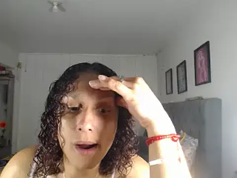 Snapshot of Corina_hot chatting on February 2025 08:53:01 PM Corina hot online show from February 2025 08:53:01 PM