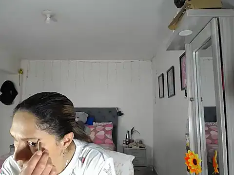 Snapshot of Corina_hot chatting on September 2025 07:16:01 PM Corina hot online show from September 2025 07:16:01 PM