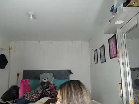 Snapshot of Corina_hot chatting on October 2025 04:38:02 PM Corina hot online show from October 2025 04:38:02 PM