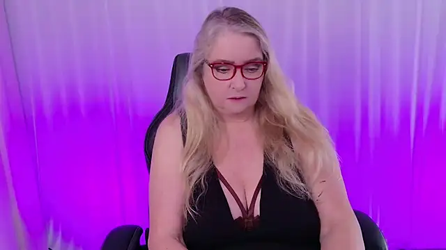 Snapshot of KatDSinclair chatting on February 2025 02:15:02 PM KatDSinclair online show from February 2025 02:15:02 PM