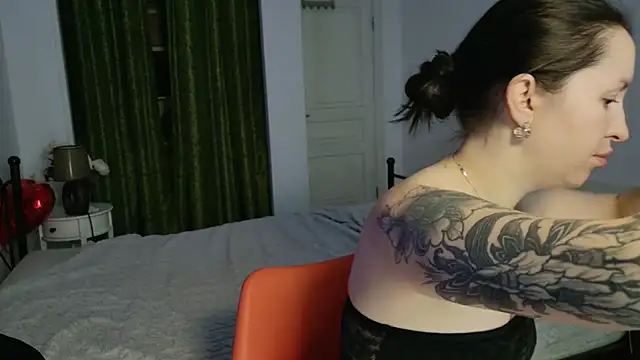 VioletCatt online show from April 2026 05:41:01 AM