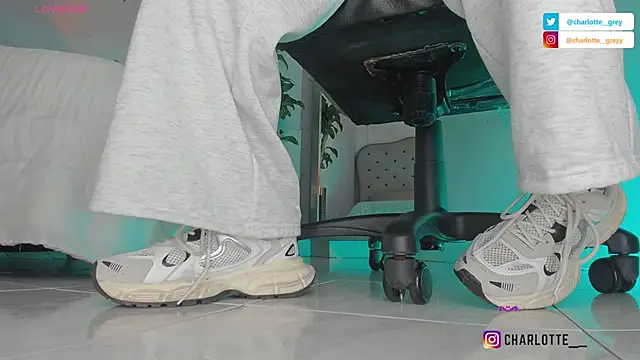 charlotte  grey online show from October 2025 08:11:02 PM