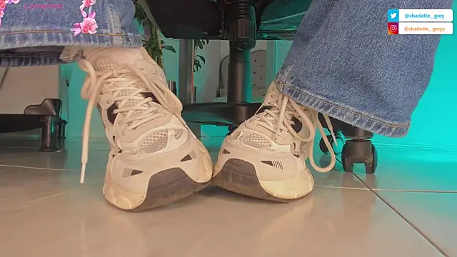 charlotte  grey online show from October 2025 09:05:02 PM