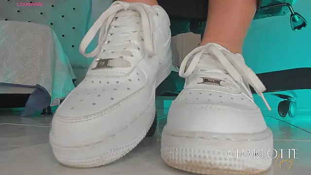 charlotte  grey online show from January 2026 08:02:02 PM