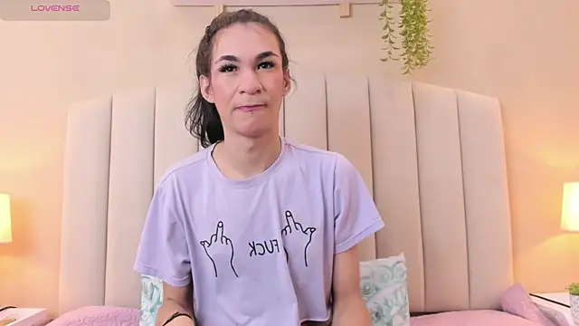 Mia thompson 19 online show from January 2026 07:06:02 PM