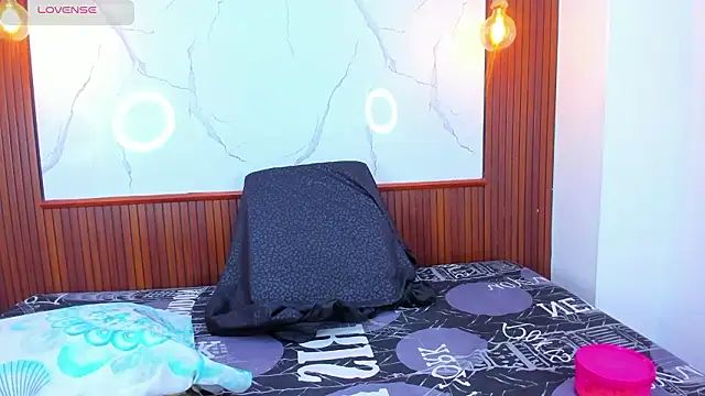 Mia thompson 19 online show from March 2026 06:57:01 PM