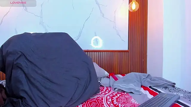 Mia thompson 19 online show from April 2026 07:11:01 PM