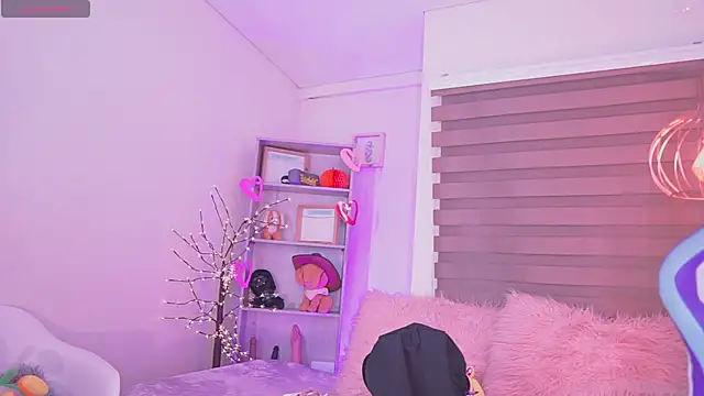 madelyn rose  online show from September 2025 01:30:01 AM