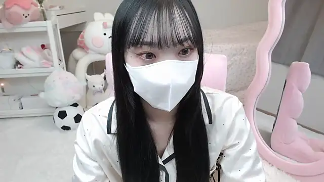 Snapshot of momo_room chatting on December 2024 09:30:01 AM momo room online show from December 2024 09:30:01 AM