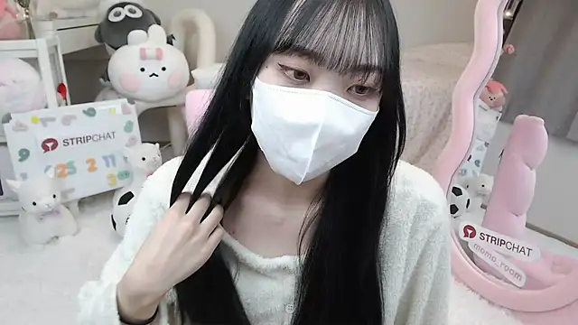 Snapshot of momo_room chatting on February 2025 10:59:02 AM momo room online show from February 2025 10:59:02 AM