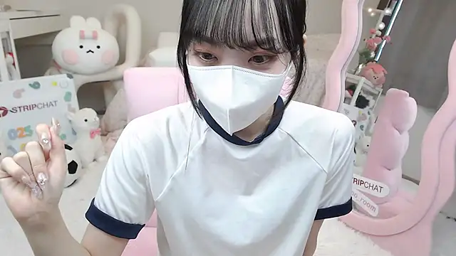 Snapshot of momo_room chatting on March 2025 04:07:02 AM momo room online show from March 2025 04:07:02 AM