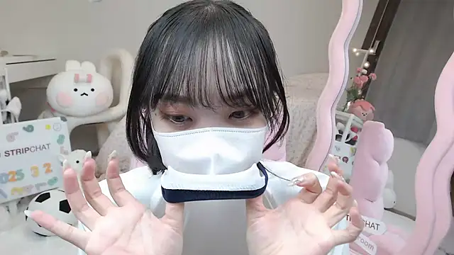 Snapshot of momo_room chatting on March 2025 10:35:01 AM momo room online show from March 2025 10:35:01 AM