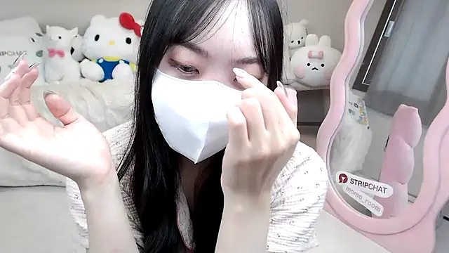 Snapshot of momo_room chatting on September 2025 06:35:01 AM momo room online show from September 2025 06:35:01 AM