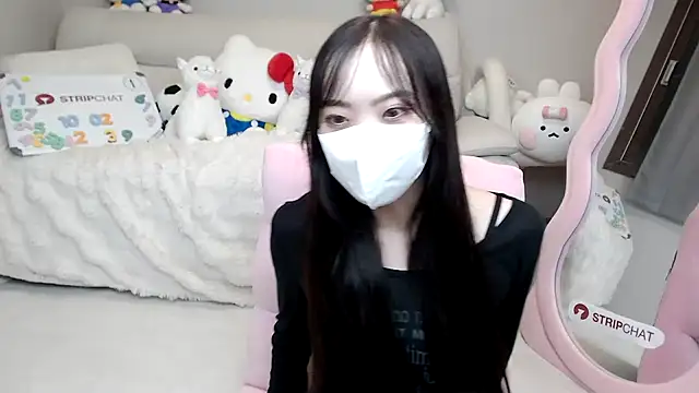 Snapshot of momo_room chatting on October 2025 10:55:01 AM momo room online show from October 2025 10:55:01 AM