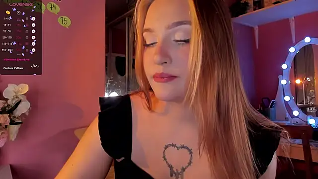 CarolineLovers online show from October 2025 09:23:01 PM