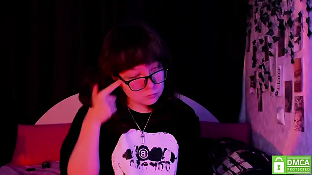 dreamgirllovee online show from November 2025 01:15:01 AM