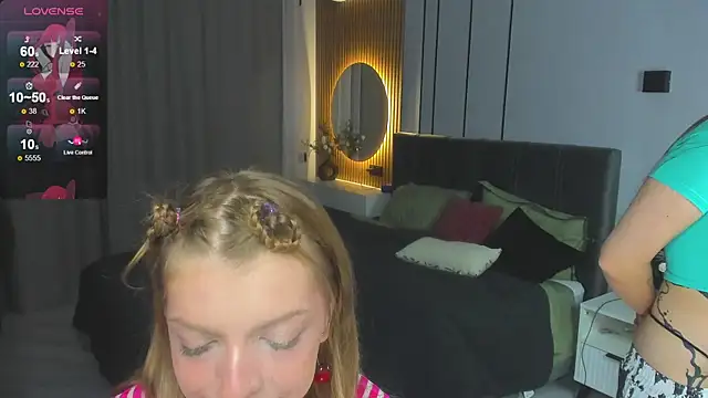 Hannah Carr online show from November 2025 05:40:02 PM