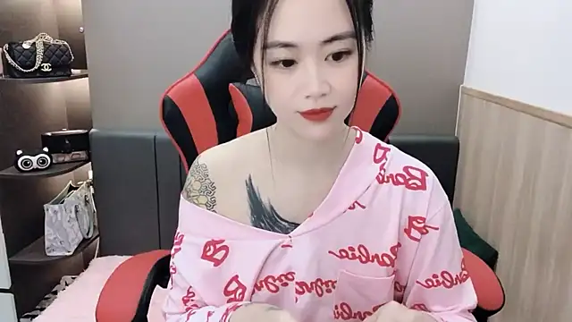 Snapshot of witch-39 chatting on December 2024 08:41:01 AM witch-39 online show from December 2024 08:41:01 AM