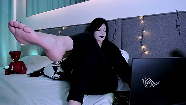 Snapshot of _Goddess_Misha_ chatting on December 2024 09:22:01 PM Goddess Misha online show from December 2024 09:22:01 PM