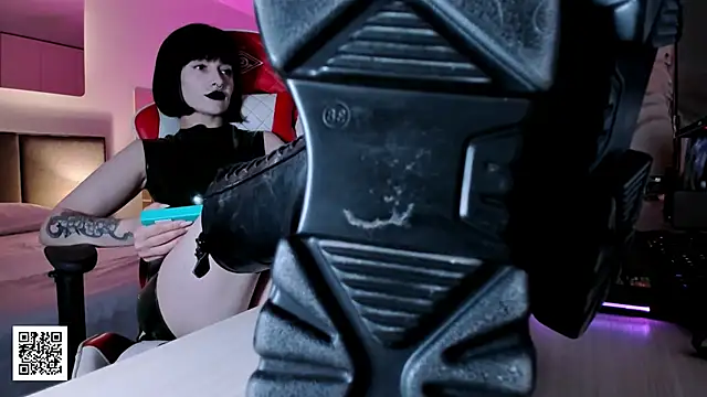 Snapshot of _Goddess_Misha_ chatting on October 2025 09:26:02 PM Goddess Misha online show from October 2025 09:26:02 PM