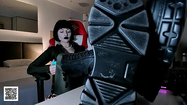 Snapshot of _Goddess_Misha_ chatting on November 2025 10:09:02 PM Goddess Misha online show from November 2025 10:09:02 PM