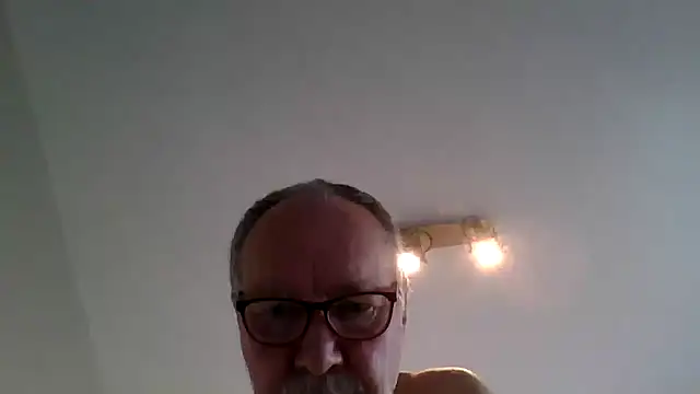 Snapshot of jimmybenido chatting on May 2026 04:45:02 PM jimmybenido online show from May 2026 04:45:02 PM