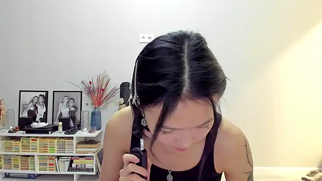 Snapshot of ailey_chao chatting on November 2025 01:41:02 AM ailey chao online show from November 2025 01:41:02 AM