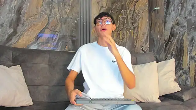 Snapshot of Daviid_laidd chatting on October 2025 08:07:01 PM Daviid laidd online show from October 2025 08:07:01 PM