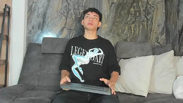 Snapshot of Daviid_laidd chatting on January 2026 01:24:01 PM Daviid laidd online show from January 2026 01:24:01 PM