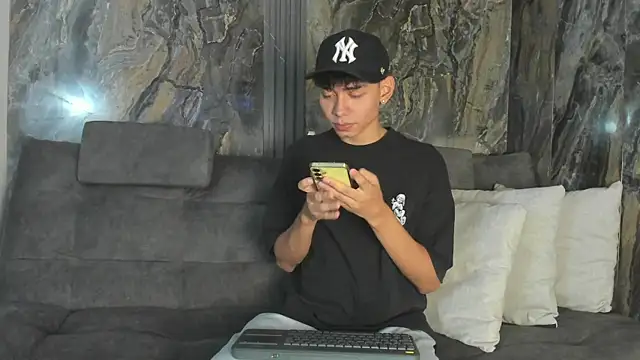 Snapshot of Daviid_laidd chatting on January 2026 07:04:02 PM Daviid laidd online show from January 2026 07:04:02 PM