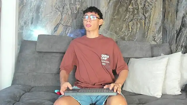 Snapshot of Daviid_laidd chatting on January 2026 07:08:02 PM Daviid laidd online show from January 2026 07:08:02 PM