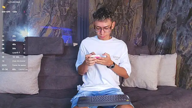 Snapshot of Daviid_laidd chatting on February 2026 07:34:02 PM Daviid laidd online show from February 2026 07:34:02 PM