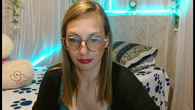 italagomez  online show from January 2025 10:51:01 PM