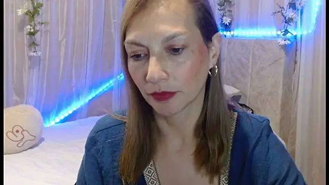 italagomez  online show from January 2025 11:45:01 AM