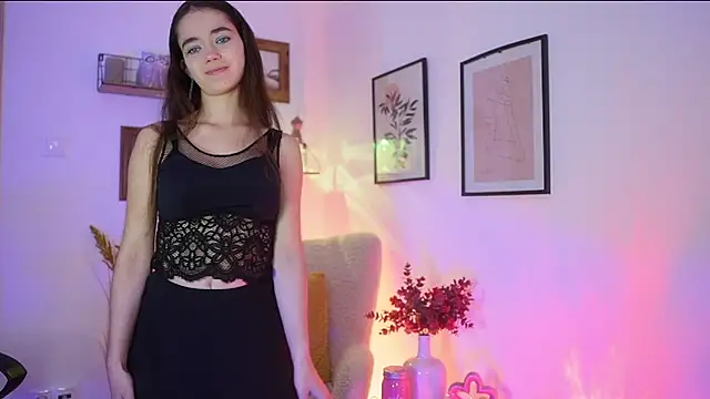 Snapshot of Gia_Paige18 chatting on October 2025 09:10:01 AM Gia Paige18 online show from October 2025 09:10:01 AM