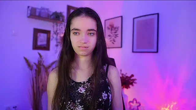 Snapshot of Gia_Paige18 chatting on November 2025 09:22:02 AM Gia Paige18 online show from November 2025 09:22:02 AM