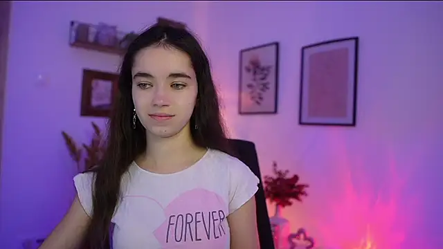 Snapshot of Gia_Paige18 chatting on November 2025 09:11:01 AM Gia Paige18 online show from November 2025 09:11:01 AM