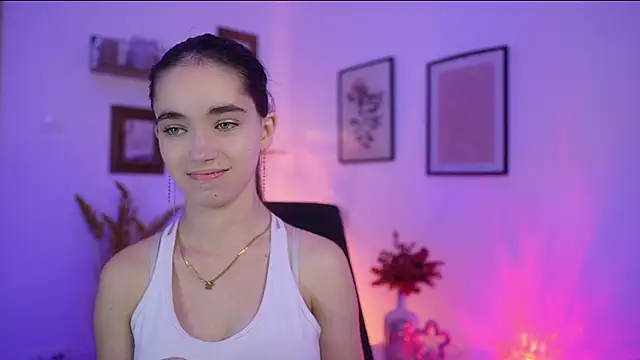 Snapshot of Gia_Paige18 chatting on November 2025 02:05:02 PM Gia Paige18 online show from November 2025 02:05:02 PM