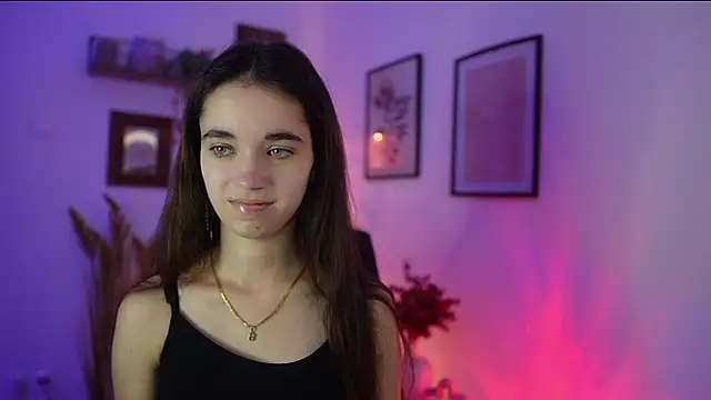 Snapshot of Gia_Paige18 chatting on November 2025 09:42:02 AM Gia Paige18 online show from November 2025 09:42:02 AM