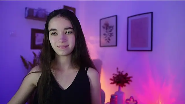 Snapshot of Gia_Paige18 chatting on November 2025 02:59:02 PM Gia Paige18 online show from November 2025 02:59:02 PM