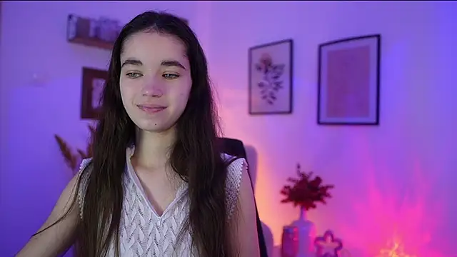 Snapshot of Gia_Paige18 chatting on November 2025 02:13:01 PM Gia Paige18 online show from November 2025 02:13:01 PM