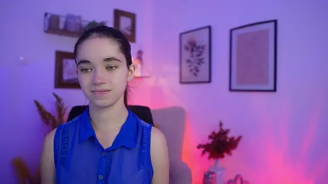 Snapshot of Gia_Paige18 chatting on November 2025 03:03:02 PM Gia Paige18 online show from November 2025 03:03:02 PM