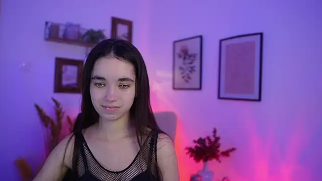 Snapshot of Gia_Paige18 chatting on November 2025 01:58:01 PM Gia Paige18 online show from November 2025 01:58:01 PM