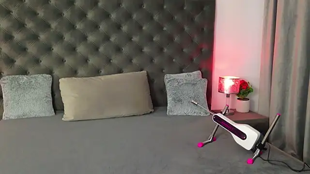 KrisNoir online show from October 2025 08:24:02 AM