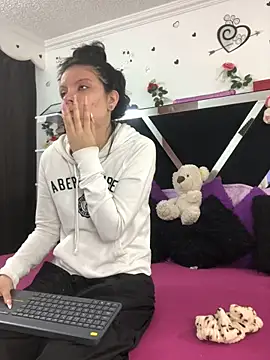 1lovelygirls online show from October 2025 12:17:02 PM