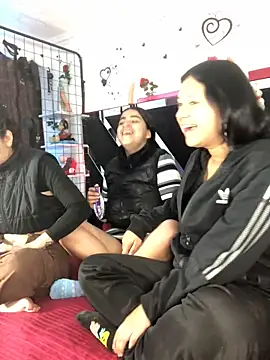 1lovelygirls online show from November 2025 12:16:01 PM